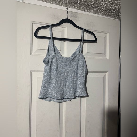 Abercrombie and fitch Twist-Front Cami in 'Light Blue Floral’ - Picture 4 of 4